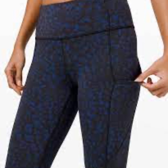 Lululemon Size 4 Fast Free Crop II 19" Leggings Non-Reflective Wild Thing Camo - Picture 2 of 14